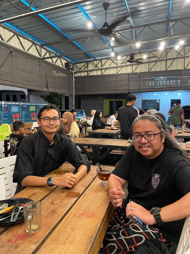 Abang Brooch (previously @azhareewahid) (@abangbrooch) on Twitter photo ๐ฅ Nasi Lemak + Web3 Strategy = Power Combo!
Had an awesome Nasi Lemak Kopi O with the one and only <a href="/tigerpunksmy/">TIGERPUNKS</a> โ crispy squid, spicy sambal, and sizzling ideas movement for <a href="/hypebiscus_xyz/">Hypebiscus | Solana Breakout Hackathon</a> and for @schoolofnftโs next wave of creative education.
We dove into plans for ๐ฅ Nasi Lemak + Web3 Strategy = Power Combo!
Had an awesome Nasi Lemak Kopi O with the one and only <a href="/tigerpunksmy/">TIGERPUNKS</a> โ crispy squid, spicy sambal, and sizzling ideas movement for <a href="/hypebiscus_xyz/">Hypebiscus | Solana Breakout Hackathon</a> and for @schoolofnftโs next wave of creative education.
We dove into plans for