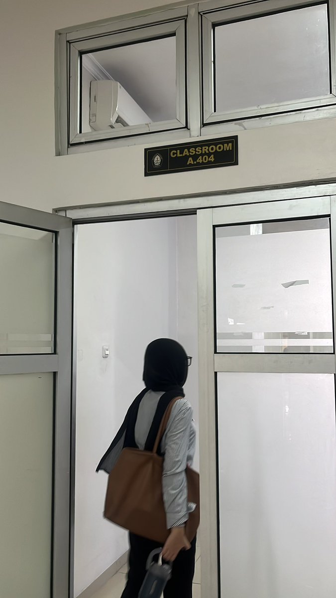 notyourkaley's tweet photo. eh butut bgt dah rencana gw… kelar kelas jam 10 niat tidur sampe jam 12.45 biar ikut kelas jam 13.00 MALAH BARU NYENYAK 12.40 yg mana GUE CUMA NYENYAK  5 menit 🧌🧌🧌🧌🧌🧌🧌 https://t.co/yBDa01Zb6J