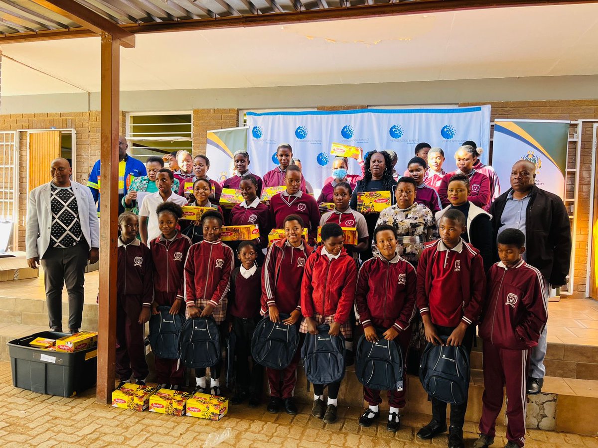 VERGENOEG MINE DONATES SCHOOL SHOES AND SCHOOL BAGS