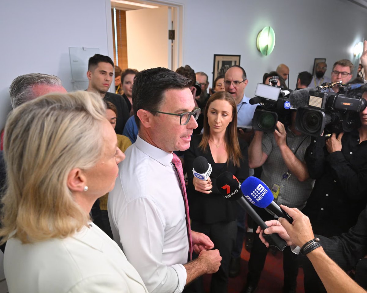 What an absolute disaster! 

After a rushed divorce during a death and funeral they're now talking about a reunion. 

Who could ever trust them again! #auspol #abc730