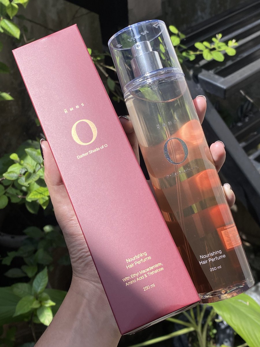 freakihooman's tweet photo. this hair perfume is EVERYTHING😩✨ yg sering panas2 an naik transum MUST TRY https://t.co/xxJ7XIRhdn