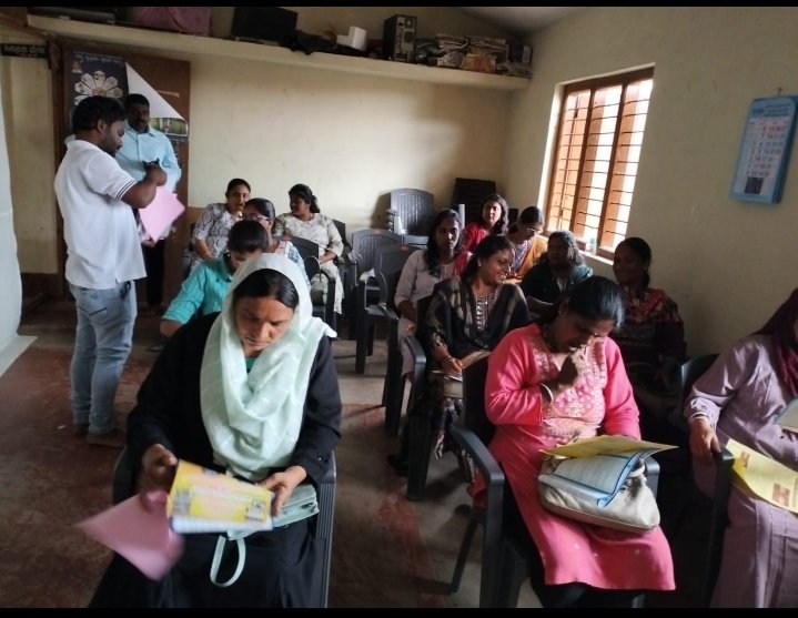 ಮೂಡಿಗೆರೆ ತಾಲ್ಲೂಕಿನ ವಿವಿಧ ಗ್ರಾಮಪಂಚಾಯಿತಿ ಸದಸ್ಯರುಗಳನ್ನು ಒಳಗೊಂಡ ಸುಗ್ರಾಮ ಸಭೆಯಲ್ಲಿ ಭಾಗವಹಿಸಿ ಇಲಾಖೆಯ ಯೋಜನೆಗಳ ಬಗ್ಗೆ ಅರಿವು ಮೂಡಿಸಲಾಯಿತು.

#KarnatakaMWD
<a href="/DOMGOK/">Department of Minority Welfare, Govt of Karnataka</a> 
<a href="/MWDCmagaluru/">Minority Welfare Department, Chikkamagaluru.</a>