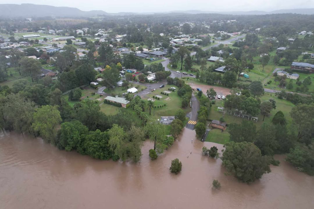 NSW flood emergency: Tens of thousands cut off as relentless rain batters the mid-north coast 
Read Here: theaustraliatoday.com.au/its-an-island-…
• 63-year-old man found dead at Moto, south of Port Macquarie
• Police confirm 3 people still missing
• Communities in Kempsey, Port Macquarie &amp;