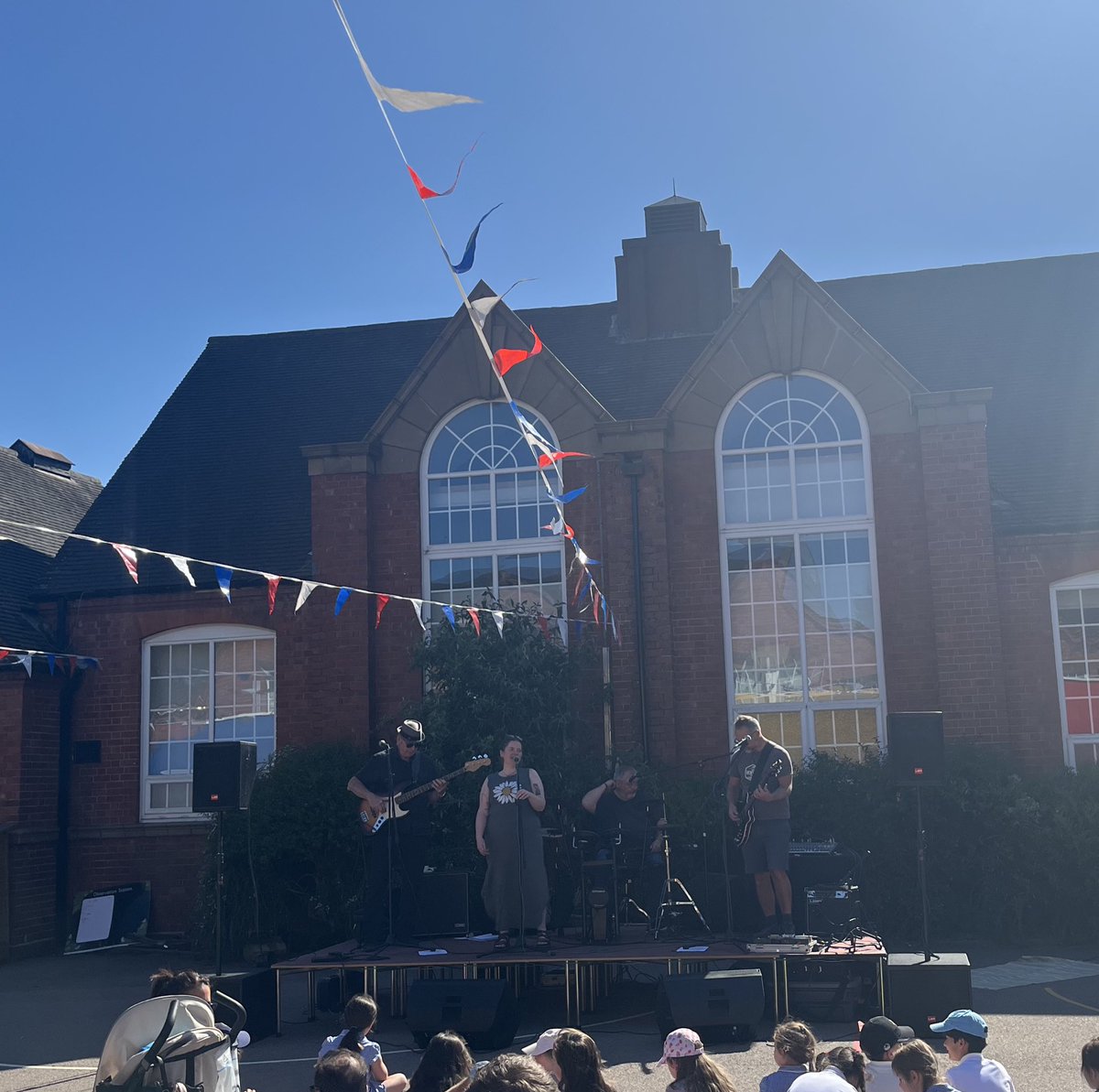We had a fantastic Friends of Raddlebarn community event on Friday! our annual Pizza and Beats event was enjoyed by all! Thanks to all who came and parent who helped to make the event happen (including the band!) 🍕