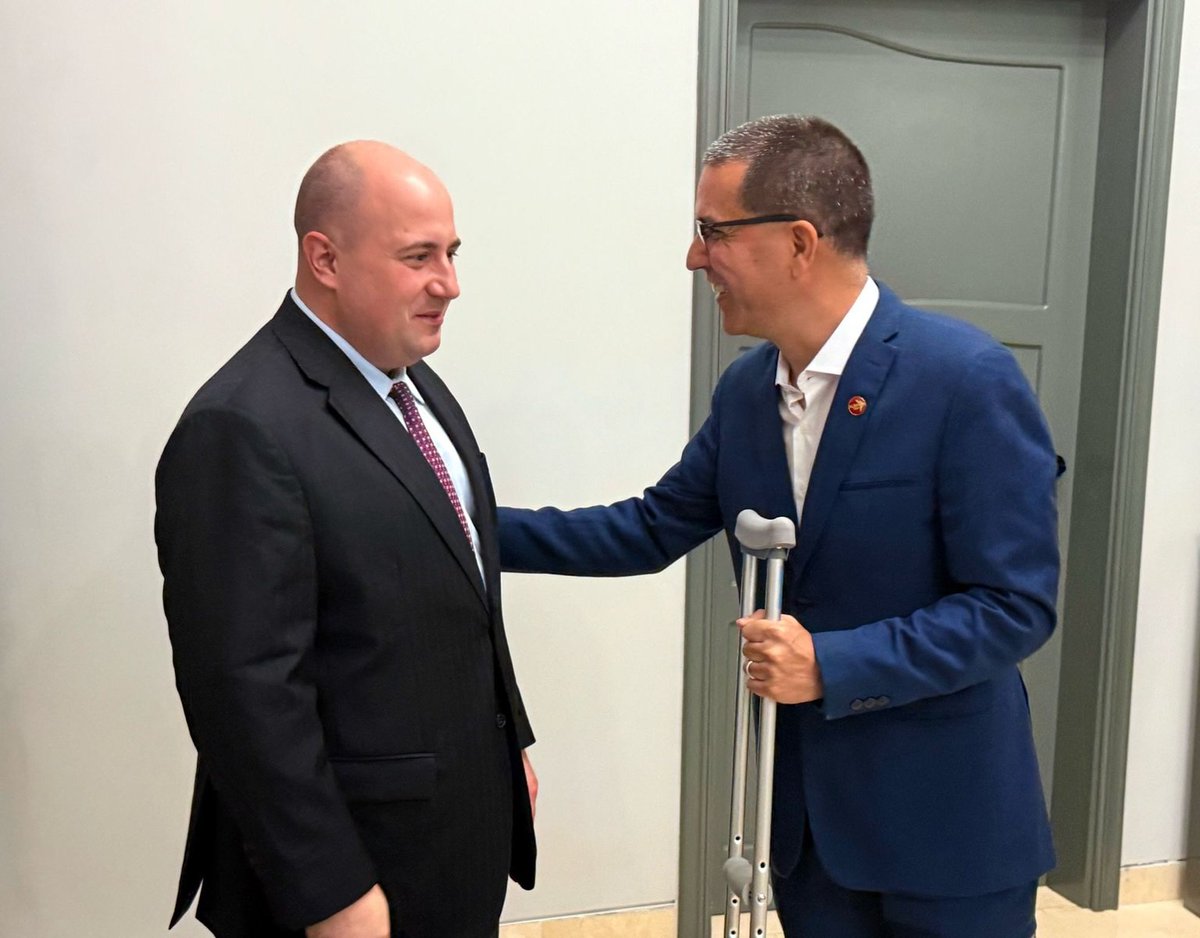 MFA Serbia (@mfaserbia) on Twitter photo Генерални секретар Министарства спољних послова Душан Козарев <a href="/DKozarev1984/">Душан Козарев / Dusan Kozarev</a> састао се у Каракасу са Хорхеом Ареазом, извршним секретаром организације АЛБА-ТЦП <a href="/ALBATCP/">ALBA-TCP</a>, која окупља десет земаља Латинске Америке и Кариба, укључујући Венецуелу, у којој се налази и седиште, где је Генерални секретар Министарства спољних послова Душан Козарев <a href="/DKozarev1984/">Душан Козарев / Dusan Kozarev</a> састао се у Каракасу са Хорхеом Ареазом, извршним секретаром организације АЛБА-ТЦП <a href="/ALBATCP/">ALBA-TCP</a>, која окупља десет земаља Латинске Америке и Кариба, укључујући Венецуелу, у којој се налази и седиште, где је
