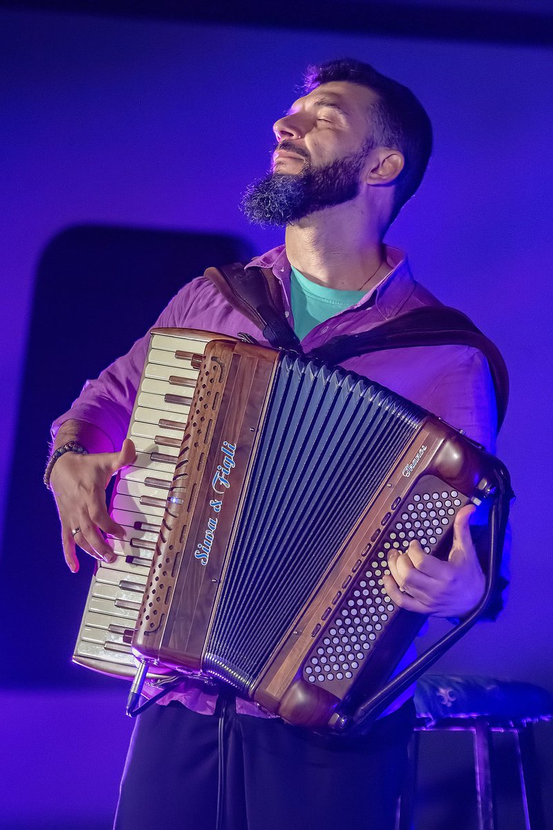 LihnariRadio's tweet photo. Μια μαγική βραδιά γεμάτη αγαπημένα τραγούδια από την @andrianababali . 
Μαζί της οι “Tales From the Box”

Διοργάνωση Διεύθυνση ΔΟΠΑΡ | Διεύθυνση Τουρισμού | Λιμενικό Ταμείο | Εφορεία Αρχαιοτήτων Δωδεκανήσου  
📸 Φωτό Michael Heller 
Χορηγός Επικοινωνίας Ραδιόφωνο Λυχνάρι 
#Ρόδος https://t.co/bXv3KjsRkd