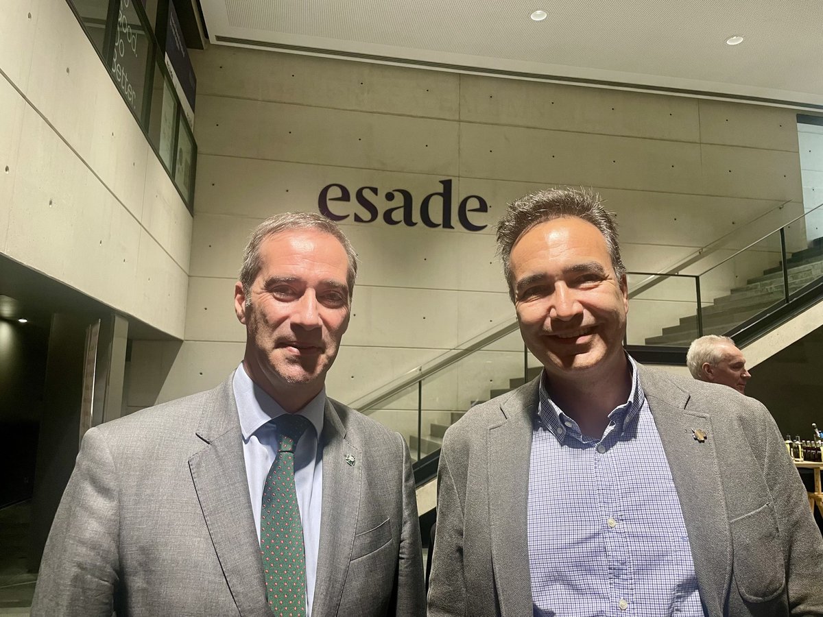 Óscar Zorrilla (@ozorrillawhite) on Twitter photo Un placer asistir a la jornada “IA y protección de datos”, organizada por <a href="/ESADEAlumni/">Esade Alumni</a>. Se abordaron cuestiones como el borrado de datos en IA, machine unlearning y las tensiones entre el RGPD y la regulación sobre IA. Un honor intercambiar impresiones con <a href="/pacoperezbes/">Francisco Perez Bes</a>,<a href="/AEPD_es/">Agencia Española de Protección de Datos</a> Un placer asistir a la jornada “IA y protección de datos”, organizada por <a href="/ESADEAlumni/">Esade Alumni</a>. Se abordaron cuestiones como el borrado de datos en IA, machine unlearning y las tensiones entre el RGPD y la regulación sobre IA. Un honor intercambiar impresiones con <a href="/pacoperezbes/">Francisco Perez Bes</a>,<a href="/AEPD_es/">Agencia Española de Protección de Datos</a>
