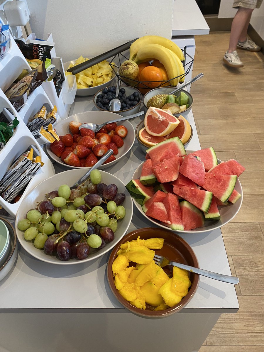 Some of the best perks at working at Paradox Tinto is fresh fruit in the mornings..

Now we are recruiting another programmer..

career.paradoxplaza.com/jobs/5953304-e…