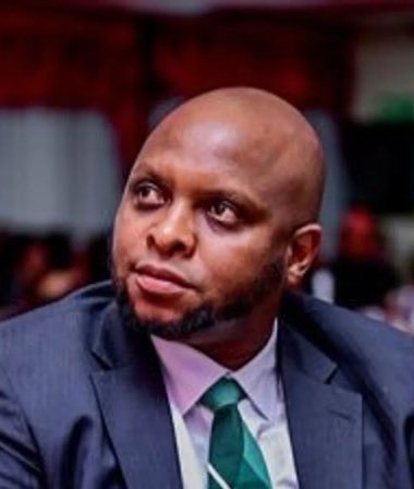 NalediChirwa's tweet photo. You must never allow envy and pride to have you miss a generational mark. Exist beyond the self. In Beyoncé’s words, “you’re part of something way bigger”. Otherwise, you will be silenced and made to bow down to old gorgons who have never stood with our people, our fight for land and our economy.