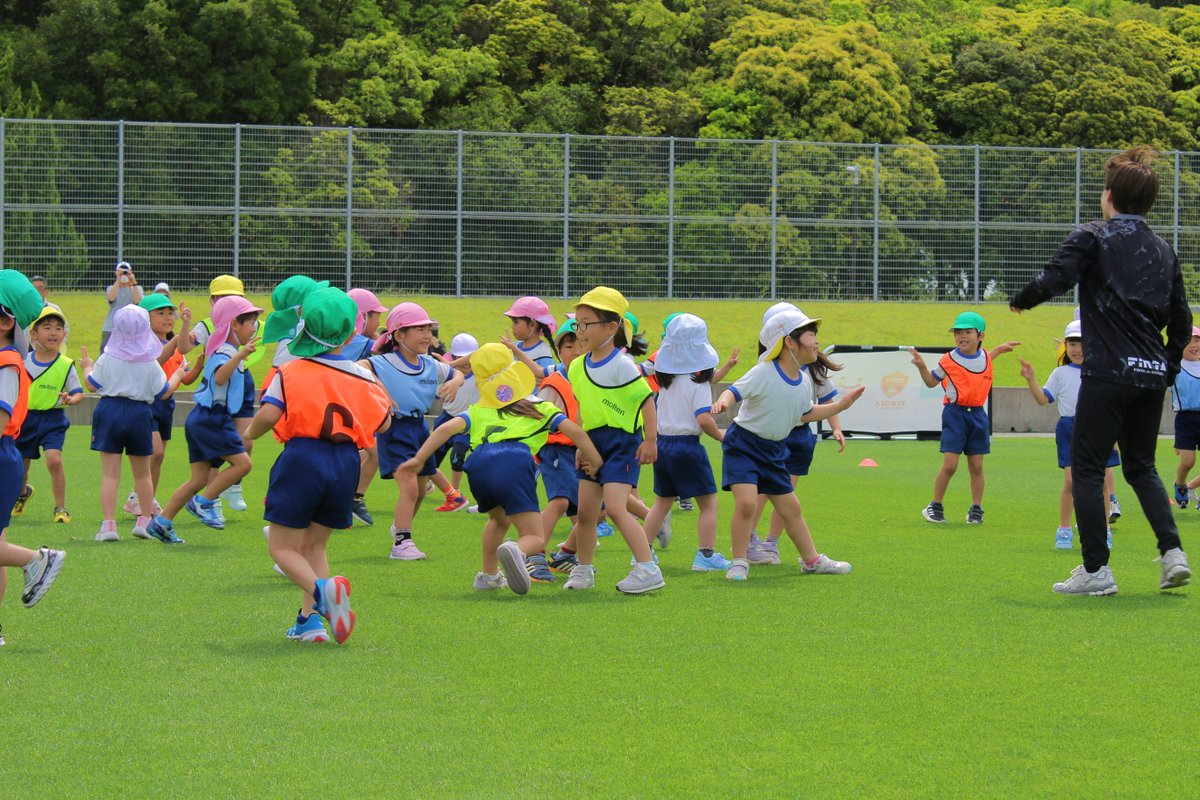 5/22(木)山陽小野田市 高千帆小百合幼稚園の園児の皆さんとの交流事業を実施し、山本桜大選手、レノファレディースの田中陽子選手、イジョンウン選手が参加しました！

renofa.com/archives/15389…

#renofa #全力