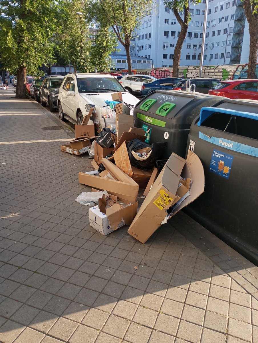 Jueves
#madridestasucio
#simancasabandonado