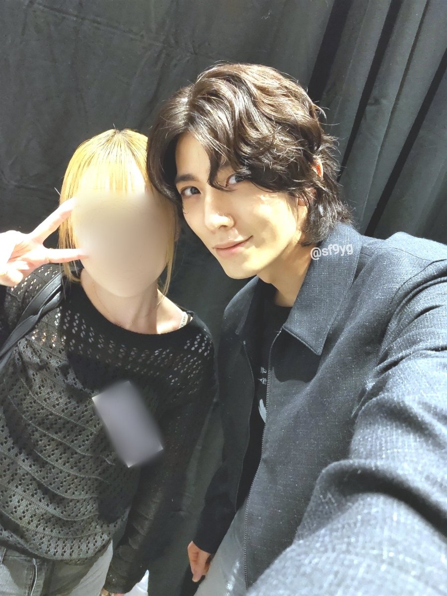 フィヨン君かっこよすぎた😻💙

セルカ風ショット📸❣️