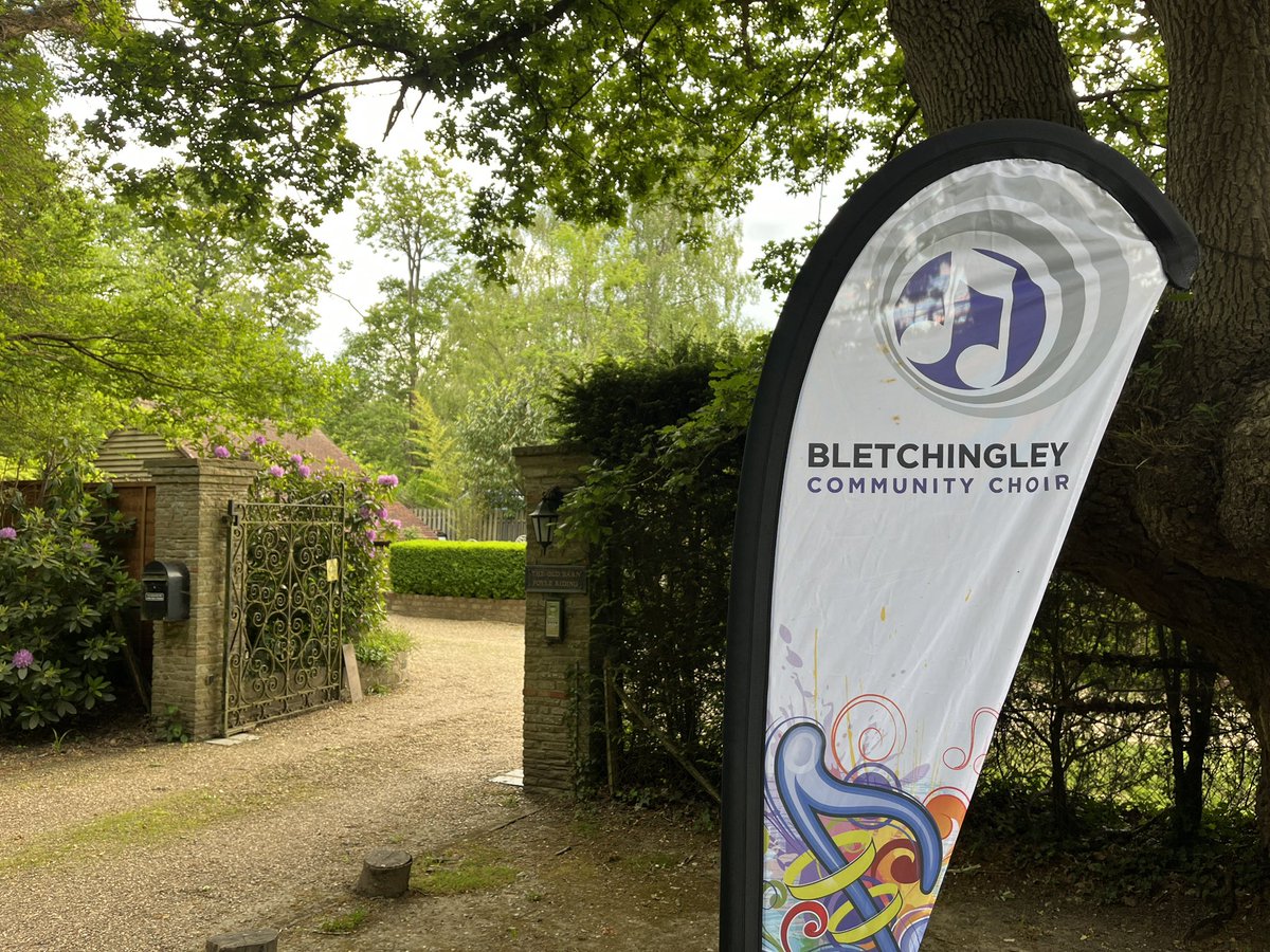 BletchingleyCC's tweet image. We had the most amazing evening at #FoyleRiding, home of the Harrison sisters & where #BeatriceHarrison performed the world famous #BBC broadcast - playing her cello as Nightingales sang (101 years ago). Here is our small tribute.
youtu.be/NikWuOtKZiM?si…