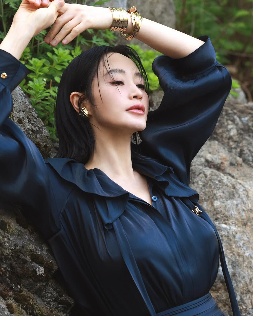 kimhyesoos's tweet photo. the prettiest in the whole world https://t.co/i9EfW0IdVp