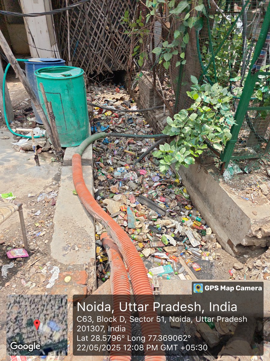 ManojSh54971713's tweet photo. Gali no 15 hoshiyarpur sector 51 noida me nale me 11000 ki line padi huyi hai kabhi bhi koyi hadsa ho sakta hai iski vaje se nale ki safai bhi nahi ho pati hai kripya isko sahi karvane ki kripya kare danyavad 9582926207 https://t.co/yadLNiChXB