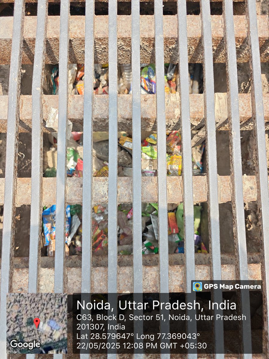 ManojSh54971713's tweet photo. Gali no 15 hoshiyarpur sector 51 noida me nale me 11000 ki line padi huyi hai kabhi bhi koyi hadsa ho sakta hai iski vaje se nale ki safai bhi nahi ho pati hai kripya isko sahi karvane ki kripya kare danyavad 9582926207 https://t.co/yadLNiChXB