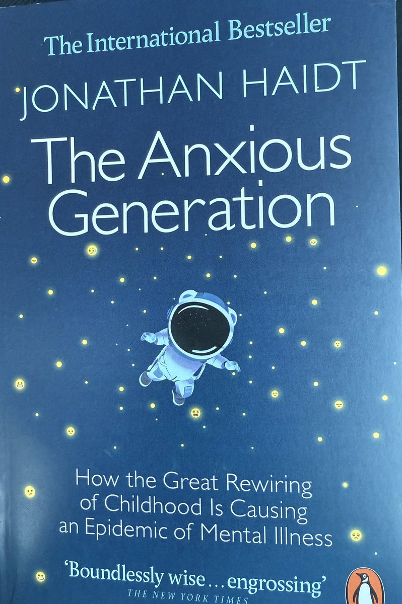 Dijital çağda daha sağlıklı bir çocukluk için: 1. Liseden önce akıllı telefon yok, 2. Onaltı yaşından önce sosyal medya yok, 3. İlkokuldan liseye ders saatlerinde telefon yok, 4. Çocukların doğal oyunlarına çok az müdahale.