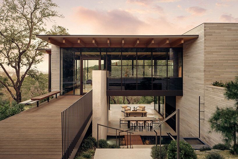 designboom's tweet image. 'terrace mountain residence' cantilevers over #austin with design by a parallel architecture ☁️ designboom.com/architecture/t…