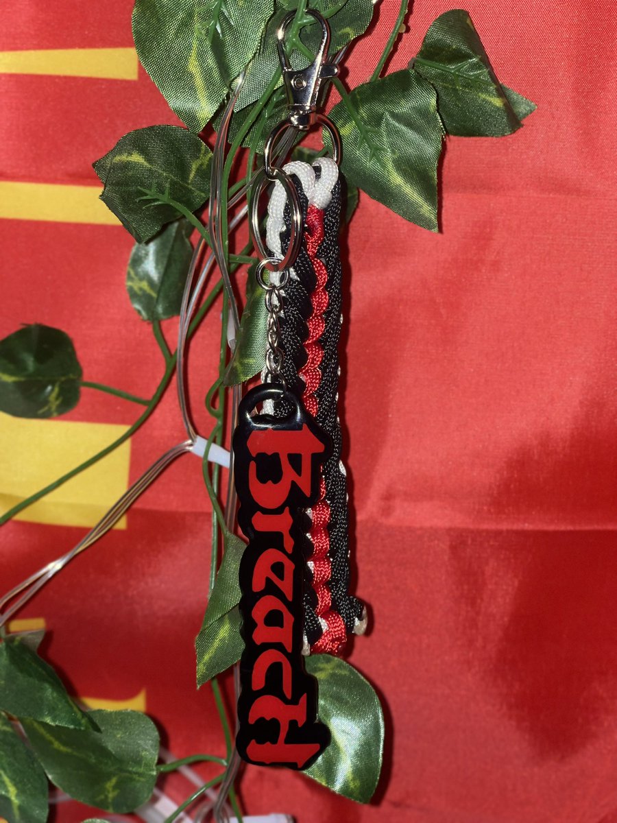 GIVEAWAY!! 
this new item is dropping friday!
One person will receive this keychain combo!! 
Tag someone! 
Follow! 
Repost! 
Any purchase (even as little as $5) will get you an extra entry just make sure to include your twt handle and use code: BREACH :)) 
etsy.com/shop/LilClancy…