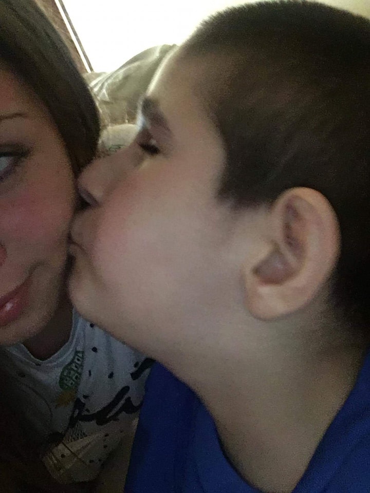 Bom dia amiguinhos !
O sucesso vem das incontáveis vezes em que pensamos em desistir, mas escolhemos permanecer com coragem, determinação e fé, em busca da realização dos sonhos que nos tornam merecedores de uma grande vitória.