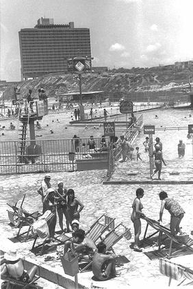 Beach-side nostalgia 🌊 #tbt