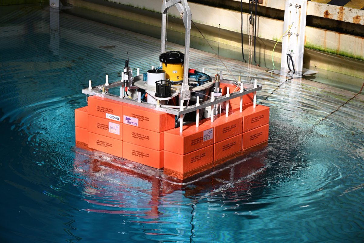 Final prep is underway for a major GEORGE deployment at the Porcupine Abyssal Plain this June! New TA, DIC &amp; pH sensors have been added to the EMSO Generic Instrument Module which will be deployed at to 5 km depth for a year 🌊 <a href="/Ifremer_fr/">Ifremer 🌊</a> <a href="/EMSOeu/">EMSO ERIC</a>

🔗 doi.org/10.3389/fmars.…