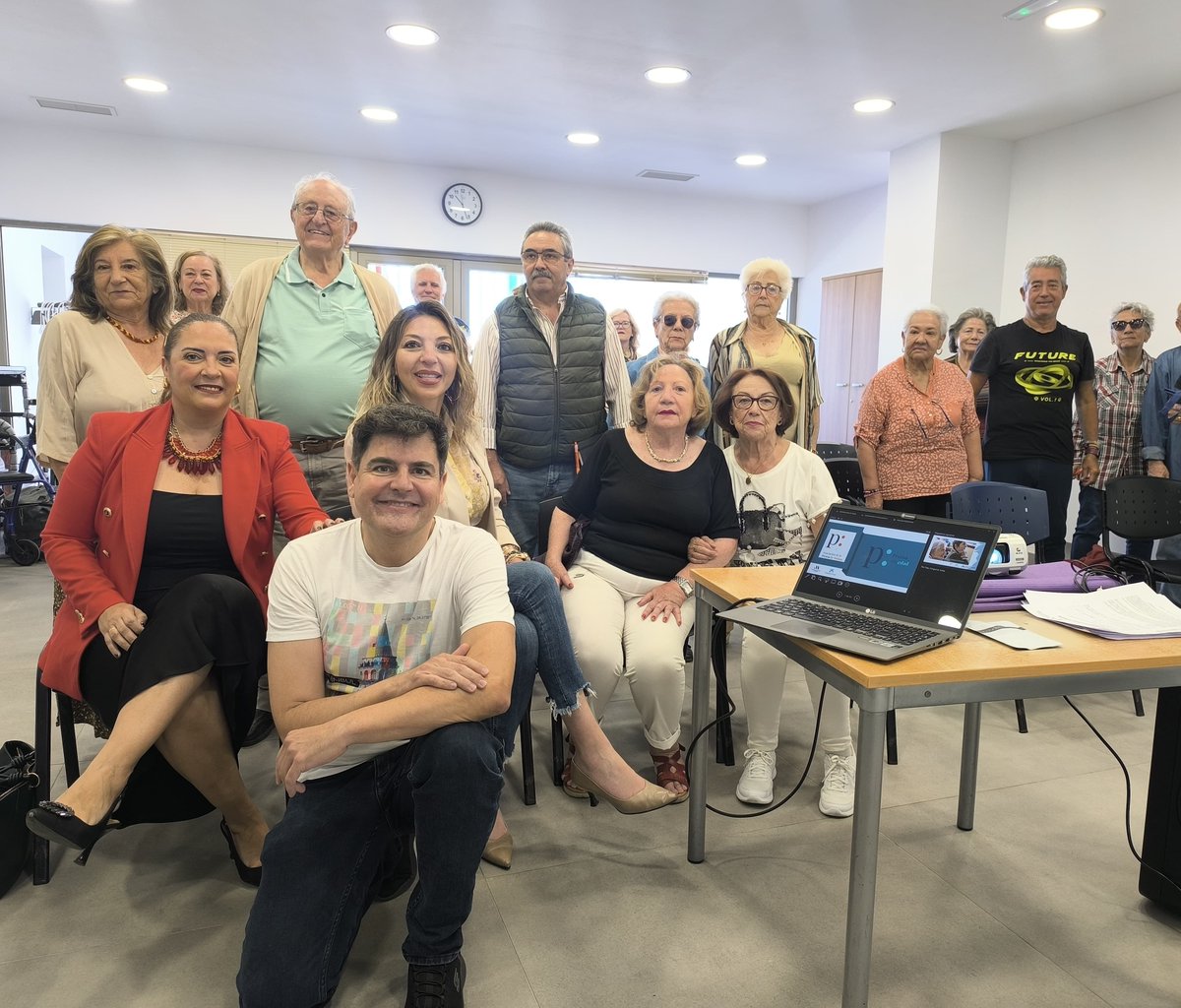 Benalmádena bate récord en su 1️⃣🆕 en <a href="/PrensaSinEdad/">Prensa sin Edad</a>. ➕de 30 alumn@s aprenden en CPA Anica Torres sobre #desinformación, bulos e IA. 🙌a la concejala María Luisa Robles <a href="/BenalmadenaAyto/">Ayuntamiento de Benalmádena</a> y a Gema Márquez de <a href="/caixabank/">CaixaBank</a> ✖️su apoyo
💪 <a href="/aprensamalaga/">Asociación de la Prensa de Málaga</a>
🤝 <a href="/diputacionMLG/">Diputación de Málaga</a> y <a href="/FundlaCaixa/">Fundación ”la Caixa”</a>