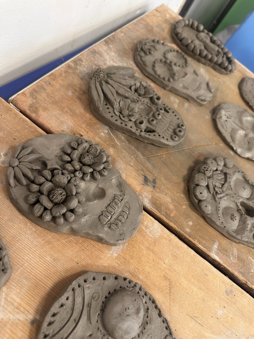 Hall Cross Academy (@officialhallx) on Twitter photo Some of the brilliant clay skulls our Y8 art students have been working on this week #enjoyingexcellence Via: @hx_adt on Mastodon <a href="/ExceedLP/">Exceed Learning Partnership</a>
π° View News: hallx.me/ehIk8 Some of the brilliant clay skulls our Y8 art students have been working on this week #enjoyingexcellence Via: @hx_adt on Mastodon <a href="/ExceedLP/">Exceed Learning Partnership</a>
π° View News: hallx.me/ehIk8