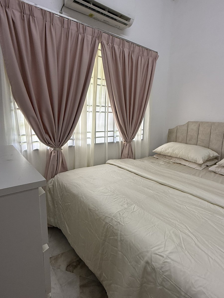 irfahanie's tweet photo. Tencel bedsheet, langsir tu semua I beli dekat Taobao. Mak love. Mak memang ratu Taobao ye sekarang 🤣 https://t.co/GqKtnvDFrg