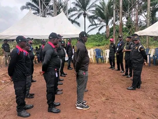 Nigerian Forest Security Service (NFSS) Oyoko -Abavo Community-Abavo Unit Inaugurated 

On Tuesday, 20th May , 2025 as the Divisional Police Officer  (DPO) , Abavo Divisional Headquarters, Supol Akawe Ogorchukwu Abraham (SP) officially inaugurated the Nigerian Forest Security.