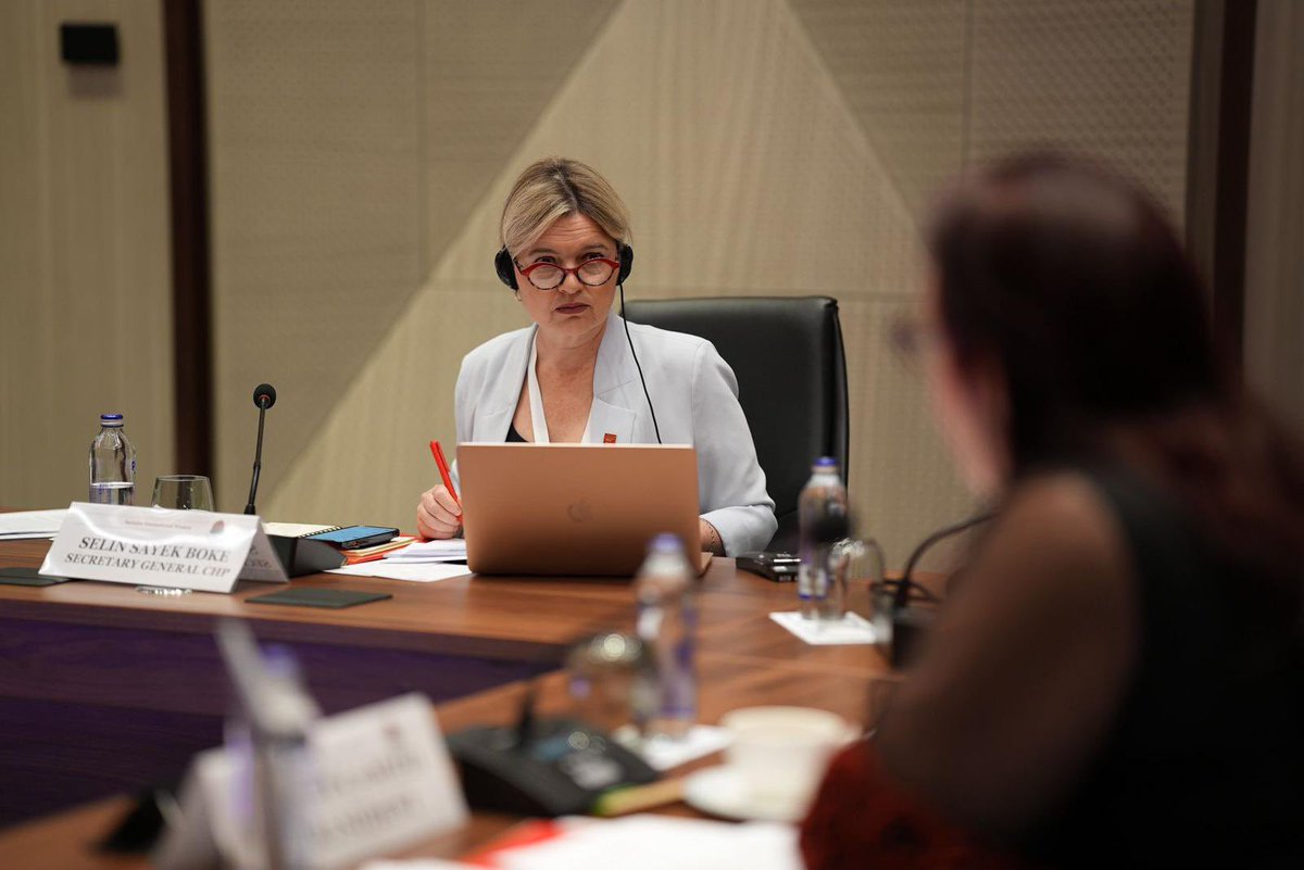CHP Genel Sekreteri Sayın Selin Sayek Böke, İstanbul’da düzenlenen Kadın Sosyalist Enternasyonel Konsey Toplantısı’nda Kadın Sosyalist Enternasyonal Başkan Yardımcılığı görevine seçildi.

Bu anlamlı görevlendirme, kadınların küresel ölçekte güçlenmesine ve karar alma