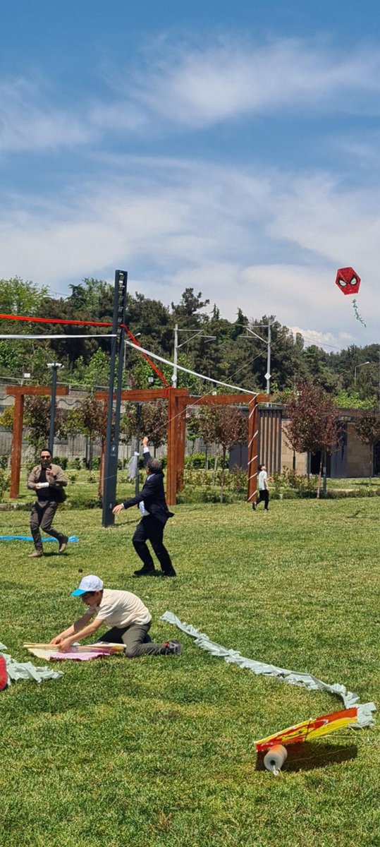 Vali Yardımcısı/Kaymakam GÜLER, Aile ve Sosyal Hizmetler Müdürlüğü’nün Düzenlediği Uçurtma Şenliğine Katıldı.

suleymanpasa.gov.tr/vali-yardimcis…