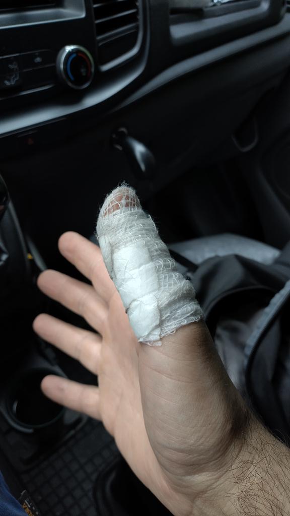 Even knives that only fall down are dangerous. :/