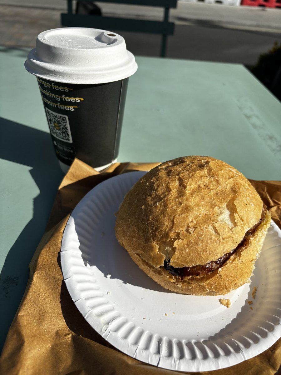 GentlemanLoader (@travellingload1) on Twitter photo £5 at Temple Cabmans hut - decent sausage* too.
*salad to be added at a later date <a href="/watteryfilth/">wattery filth</a> £5 at Temple Cabmans hut - decent sausage* too.
*salad to be added at a later date <a href="/watteryfilth/">wattery filth</a>