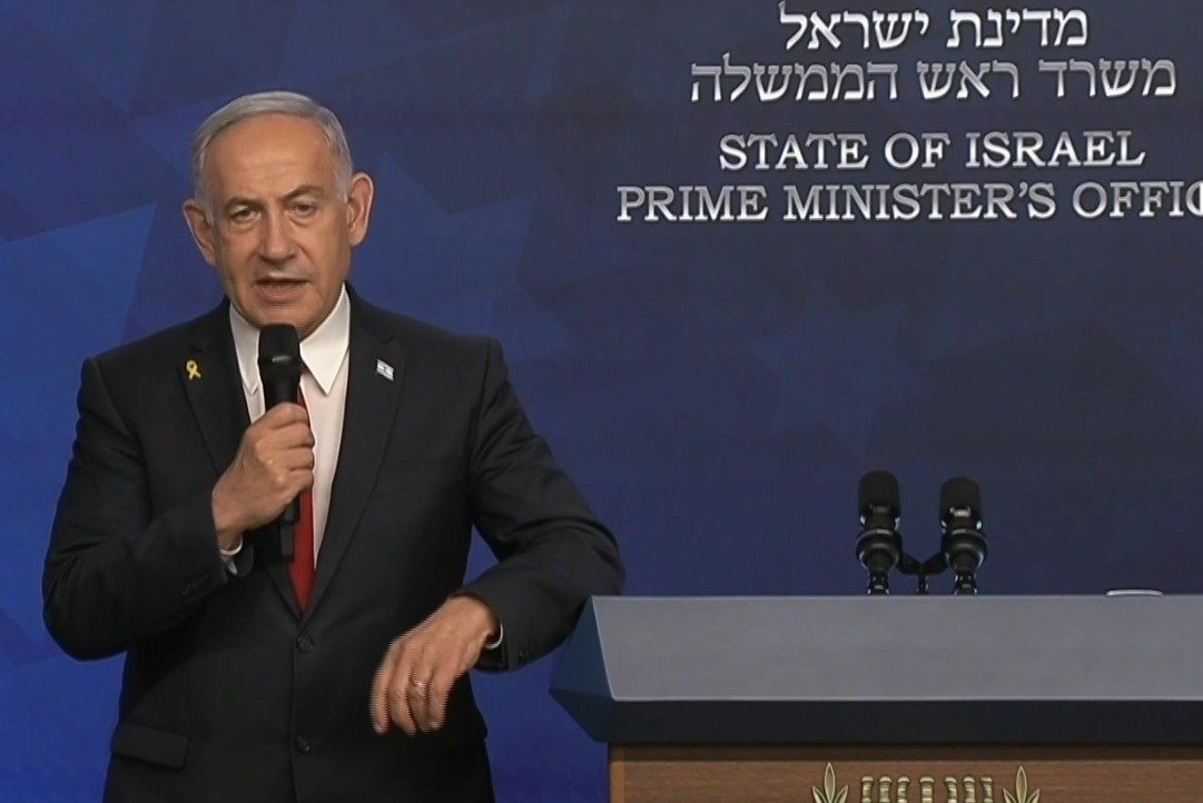 BenReichIsrael's tweet image. בנימין נתניהו @netanyahu - אתמול אמרת בטפשות שלוחמי גולני, צנחנים, מטכ"ל שלד"ג ואחרים שהגנו על העוטף ב-7 באוקטובר, בחירוף נפש, הובסו על ידי חבורה של לוזרים בכפכפים. חיללת את כבודם של הנופלים שהקריבו הכל כדי לתקן את המחדל שלך.
שלושה גלים של צונאמי אתה הולך לפגוש בעקבות נאום…