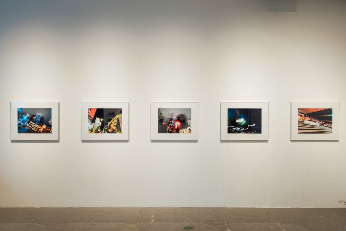 【記事更新📰】
あらゆるゲストとともに神田の楽しみ方を巡る「おともにどうぞ」。今回は美術鑑賞者・写真家の白鳥建二さんと写真を撮りながら神田周辺を歩き回りました📸
opkd.jp/2025/05/22/oto…

前編では街で撮影した白鳥さんの写真からご紹介。そこに写っていたものには、大発見がありました…！