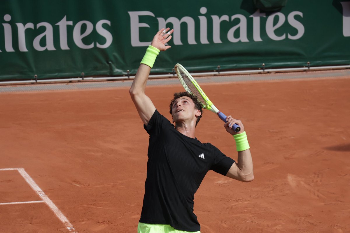 Gonzalo Ferreyra (@gonzaloferreyr) on Twitter photo Victoria CLAVE de <a href="/jmcerundolo/">Juan Manuel Cerúndolo</a> en <a href="/rolandgarros/">Roland-Garros</a>. En un partido durísimo, que se complicó de más, venció a Habib por 6-4, 6-7 (5), 6-3 y está en la última ronda de la qualy.
Triunfo extra: en caso de ser necesario, entrará en el sorteo de lucky losers. 5 jugadores para 3 lugares. Victoria CLAVE de <a href="/jmcerundolo/">Juan Manuel Cerúndolo</a> en <a href="/rolandgarros/">Roland-Garros</a>. En un partido durísimo, que se complicó de más, venció a Habib por 6-4, 6-7 (5), 6-3 y está en la última ronda de la qualy.
Triunfo extra: en caso de ser necesario, entrará en el sorteo de lucky losers. 5 jugadores para 3 lugares.