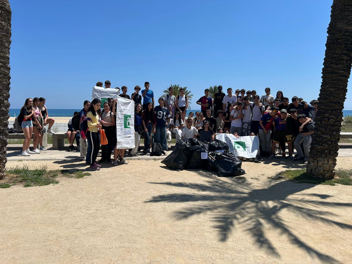 InsThos's tweet image. Participem al @LetsCleanUpEU Recollim residus a la platja del Varador ( 57 kg). Els geolocalitzem amb l’App #Litterati, participant al #RepteCatalunyaCleanUp! 

Gràcies als @Consum per col·laborar i a @SEmataro @ajuntamentmata1 @gencat @letscleanupeu @residuscat
@EducacioMataro