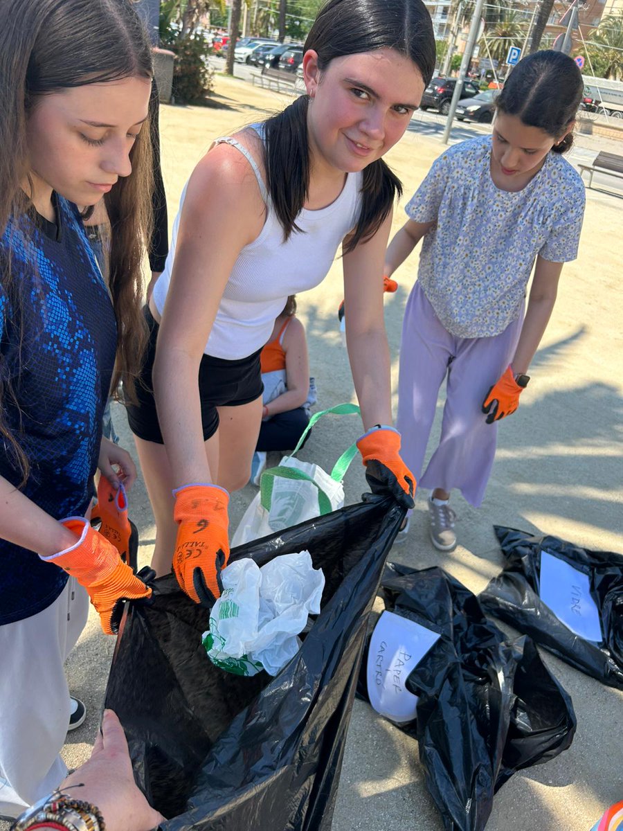 INS Thos i Codina (@insthos) on Twitter photo Participem al <a href="/LetsCleanUpEU/">LCUE</a> Recollim residus a la platja del Varador ( 57 kg). Els geolocalitzem amb l’App #Litterati, participant al #RepteCatalunyaCleanUp!
Gràcies als <a href="/Consum/">Consum</a> per col·laborar i a <a href="/SEmataro/">SEZ Mataró (CRP, EAP i LIC)</a> <a href="/ajuntamentmata1/">ajuntamentmataro</a> <a href="/gencat/">Generalitat de Catalunya</a> @letscleanupeu <a href="/residuscat/">Agència de Residus</a>
<a href="/EducacioMataro/">Educació Mataró</a> Participem al <a href="/LetsCleanUpEU/">LCUE</a> Recollim residus a la platja del Varador ( 57 kg). Els geolocalitzem amb l’App #Litterati, participant al #RepteCatalunyaCleanUp!
Gràcies als <a href="/Consum/">Consum</a> per col·laborar i a <a href="/SEmataro/">SEZ Mataró (CRP, EAP i LIC)</a> <a href="/ajuntamentmata1/">ajuntamentmataro</a> <a href="/gencat/">Generalitat de Catalunya</a> @letscleanupeu <a href="/residuscat/">Agència de Residus</a>
<a href="/EducacioMataro/">Educació Mataró</a>