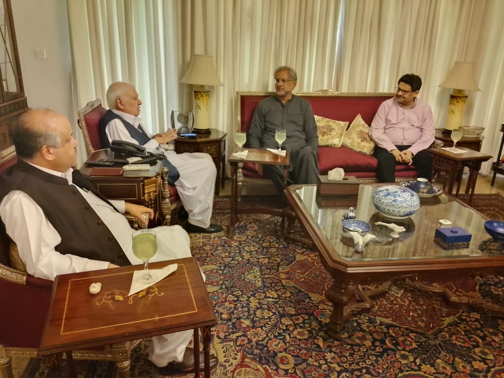 Qaumi Watan Party (@qwp_pk) on Twitter photo وطن کور اسلام آباد؛
سابق وزیراعظم شاہد خاقان عباسی اورسابق وزیرخزانہ ڈاکٹر مفتاح اسماعیل کی مرکزی چئیرمین آفتاب خان شیرپاؤ سے ملاقات
ملکی سیاسی صورتحال و دیگر اہم امور پر تبادلہ خیال
اس موقع پر پولیٹیکل سیکرٹری برائے چئیرمین آفس حنیف شاہ بھی موجود تھے
#Islamabad <a href="/AftabSherpao/">Aftab Khan Sherpao</a> وطن کور اسلام آباد؛
سابق وزیراعظم شاہد خاقان عباسی اورسابق وزیرخزانہ ڈاکٹر مفتاح اسماعیل کی مرکزی چئیرمین آفتاب خان شیرپاؤ سے ملاقات
ملکی سیاسی صورتحال و دیگر اہم امور پر تبادلہ خیال
اس موقع پر پولیٹیکل سیکرٹری برائے چئیرمین آفس حنیف شاہ بھی موجود تھے
#Islamabad <a href="/AftabSherpao/">Aftab Khan Sherpao</a>