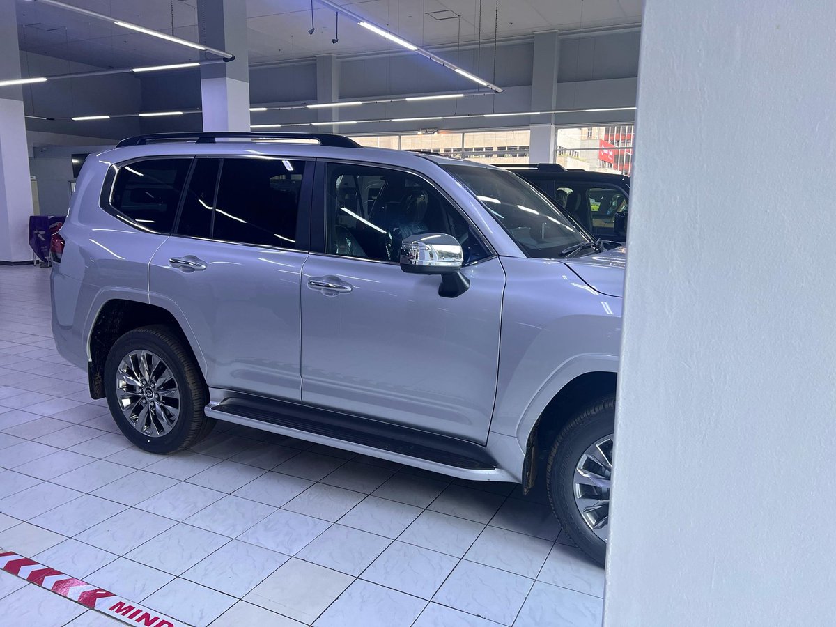 sir_wicknell. tweet media