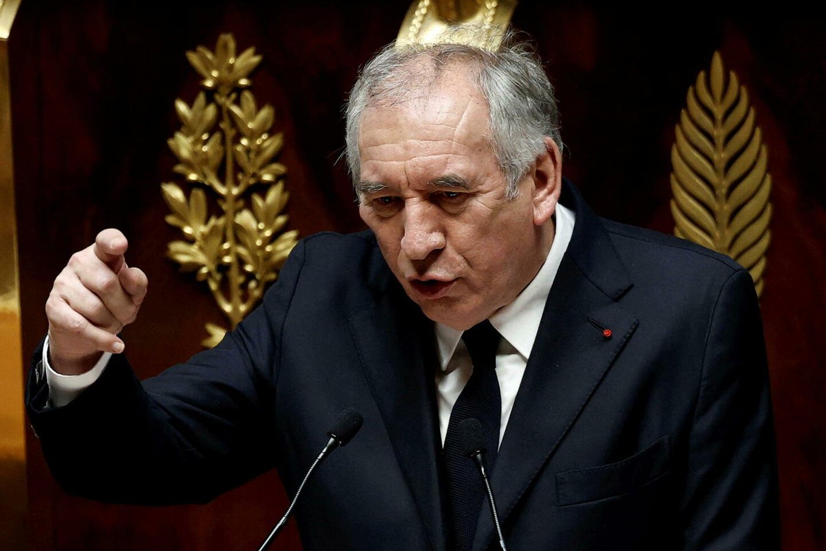 🚨 Bayrou prépare un plan de rigueur de 40 milliards € 

L'objectif de la réunion du "comité d'alerte du budget" est de ramener le déficit à 4,6% en 2026. 

Alors qui va payer ?

💰 14 milliards € d'économies sur l'État
💰 8 milliards € ponctionnés aux collectivités locales
💰