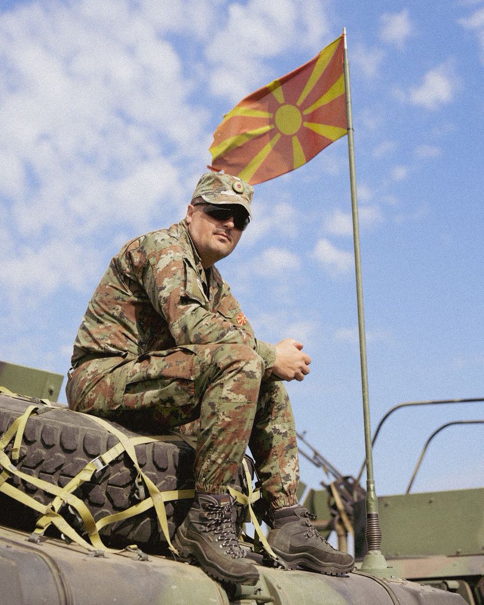 NATOBGRomania's tweet image. #DASP25

We train to remain #StrongerTogether and stand united because #WeAreNATO

@NATO soldiers deployed in 🇷🇴 will demonstrate during Dacian Spring Distinguised Visitors Day their readiness to #DeterAndDefend on the Eastern Flank of 🇪🇺.