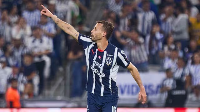 Voy a buscar equipo para la próxima temporada y estaré disponible para pruebas.

🧠MCD/MV

Buen posicionamiento, juego fácil de X y buena visión de pase. 

⚠️EQUIPOS CON ESTILO DE JUEGO CLARO⚠️