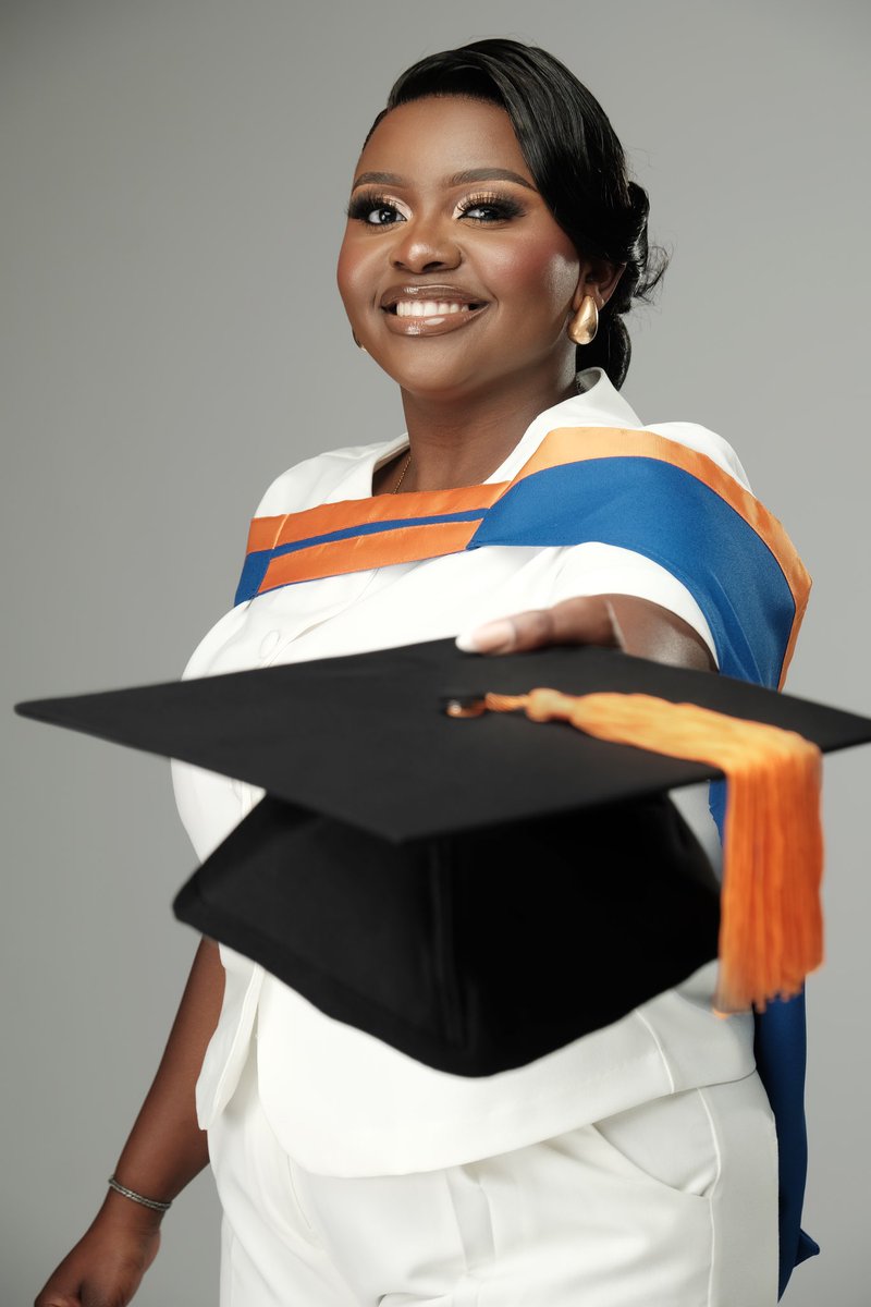 Evannnna__'s tweet image. I did that 🥳 🎓