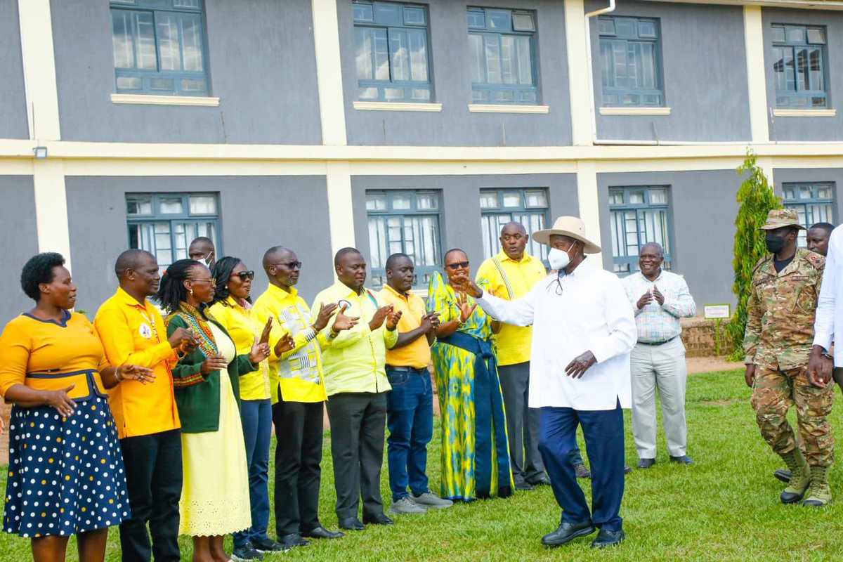Nahamya Emmanuel Ruguru. (@mpkazo2026) on Twitter photo Like any good leader, Rt hon <a href="/TodwongR/">Todwong Richard</a> is patient,humble,kind and torelant.
He is a good student of HE <a href="/KagutaMuseveni/">Yoweri K Museveni</a> Like any good leader, Rt hon <a href="/TodwongR/">Todwong Richard</a> is patient,humble,kind and torelant.
He is a good student of HE <a href="/KagutaMuseveni/">Yoweri K Museveni</a>