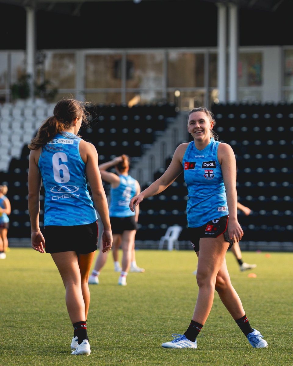 smile if you love being back 😀