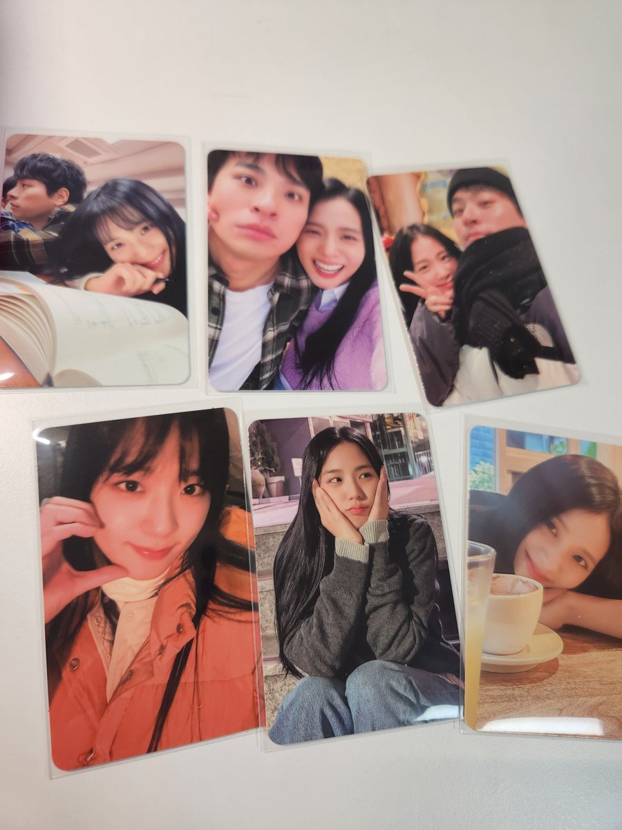 jendumandek's tweet photo. 뉴토피아 ost앨범 포카 미쳤어요.... 그래 난 이런 내츄럴한 지수를 원했어,,, 너무 이쁘다🌟🩷 #BLACKPINK #jisoo #blink  #newtopia #coupang #play #series #블랙핑크 #지수 #블링크 #쿠팡플레이 #뉴토피아 https://t.co/9vhqMiEJIq