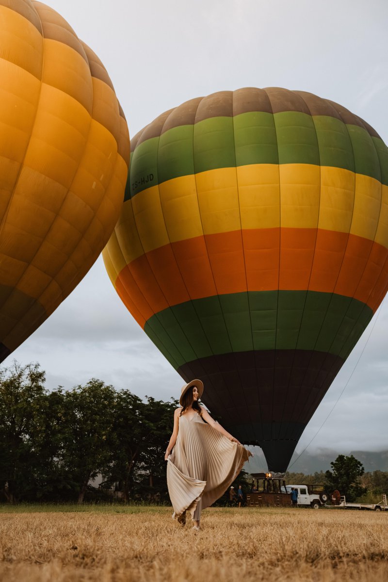 Have you wondered what it’s like to soar above Hoedspruit in a hot air balloon? 

Experience breathtaking views of wildlife and landscapes from the sky. 

Book this magical experience here: s.radisson.com/6010f2hHk