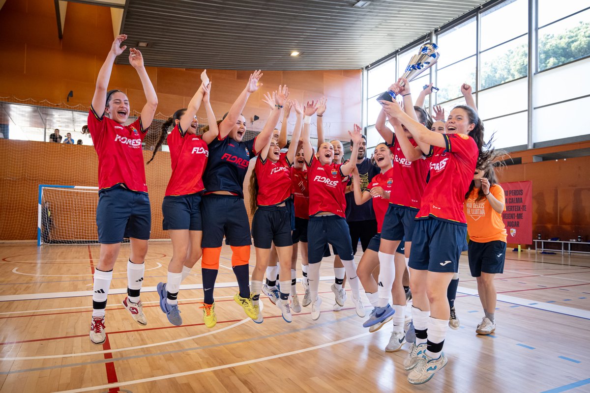 🏆 Els 𝐫𝐢𝐯𝐚𝐥𝐬, 𝐥𝐞𝐬 𝐬𝐞𝐮𝐬 𝐢 𝐥𝐞𝐬 𝐝𝐚𝐭𝐞𝐬 dels 𝑪𝒂𝒎𝒑𝒊𝒐𝒏𝒂𝒕𝒔 𝒅'𝑬𝒔𝒑𝒂𝒏𝒚𝒂 𝒅𝒆 𝒄𝒍𝒖𝒃𝒔 de futbol sala

📅 Del 30 de maig a l'1 de juny 👉🏼 Fase prèvia
📅 Del 13 al 15 de juny 👉🏼 Fase final

🔗 Els rivals a fcf.cat/noticia/els-ri…

#FutsalRFEF